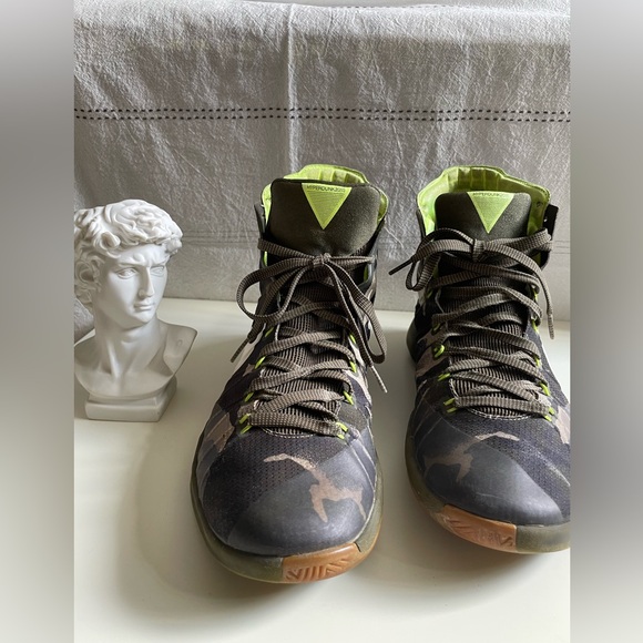 Nike Other - Nike hyperlink 2015 premium cargo khaki men size US 10. UK9